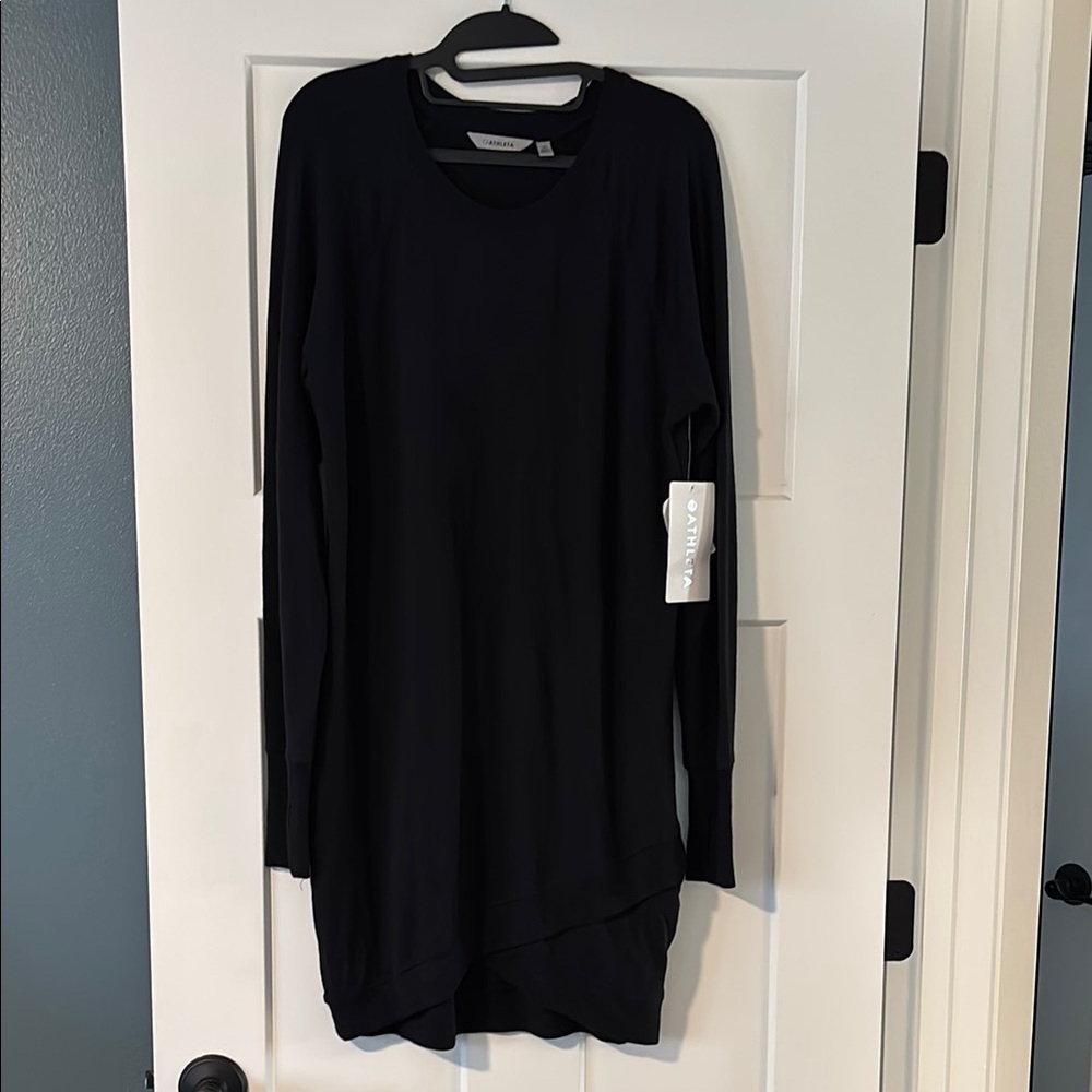 Athleta Black Criss Cross Dress. new with tags. Crew neck, mid thigh hem detail